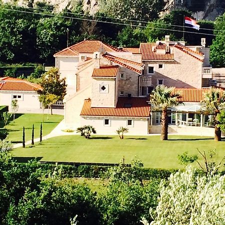 Apartments Anna Omiš Eksteriør bilde