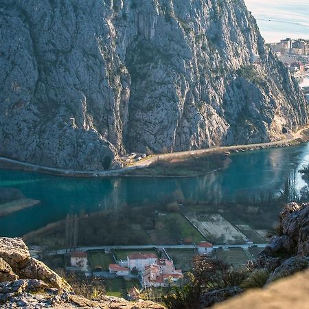 Apartments Anna Omiš Eksteriør bilde