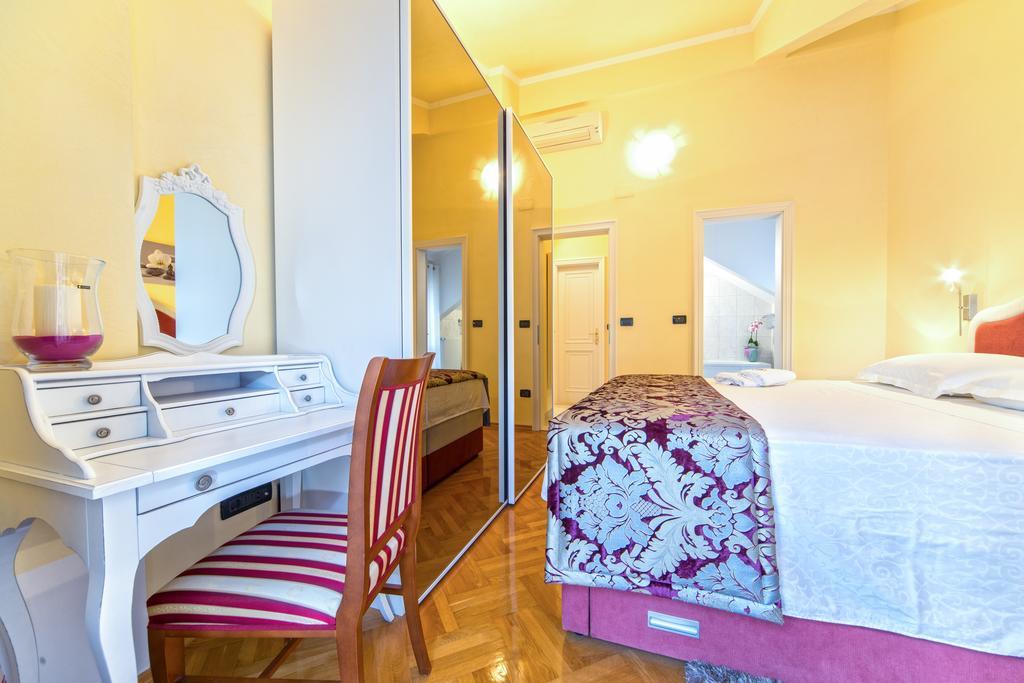 Apartments Anna Omiš Eksteriør bilde